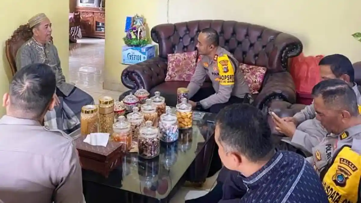 Kapolres Bangka Barat Sambangi Ulama 