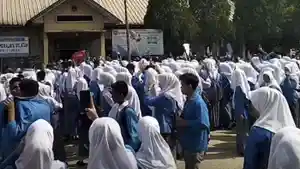 Mogok-Belajar-Siswa-SMKN-1-Indralaya-Selatan.jpg