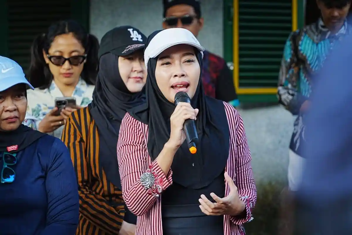 Unik! Lari Berkebaya di Klaten, Ketua TP PKK Fahrani Hamenang Ikut Ambil Bagian
