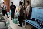 Polisi Gerebek Rumah Penjual Miras Berkedok Es Moni di Undaan Kudus, Temukan Anggur Hingga Congyang