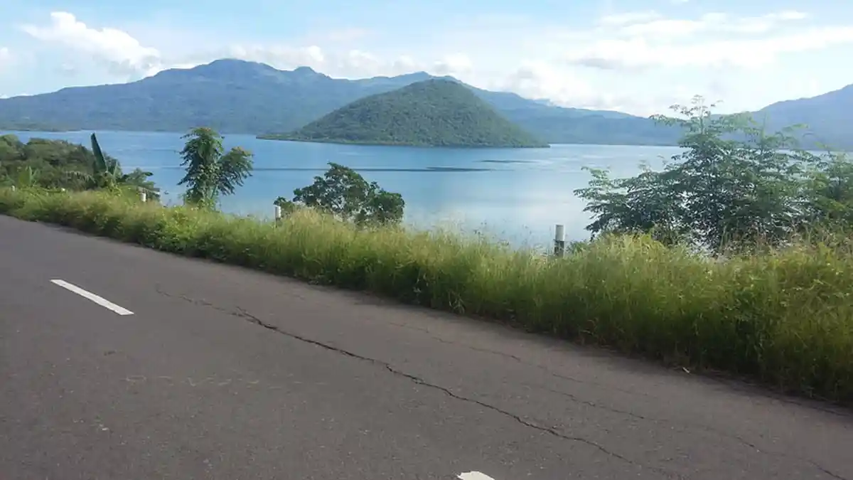 Sajian Panorama Alam yang Dapat Anda Nikmati di Sepanjang Rute Boru Larantuka