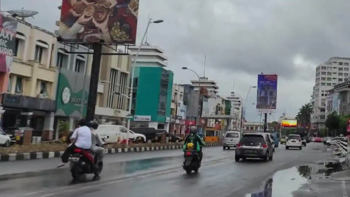 APK Raksasa Capres, Caleg Masih Terpasang di Masa Tenang, Bawaslu Sulut Langsung Bertindak