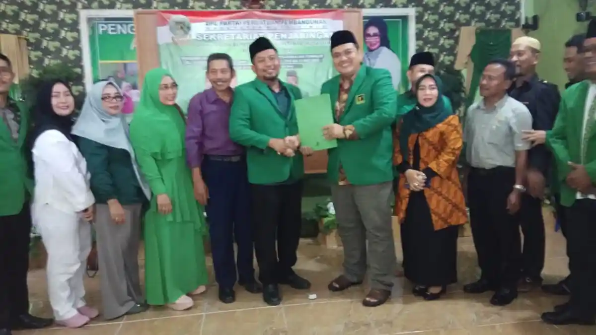 Diantar Rombongan Reog, Uce Prasetyo Mendaftar ke PPP Ramaikan Panggung Pilkada Kutim