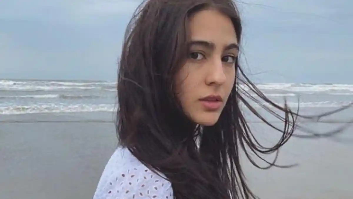 Rhea Chakraborty Sebut Sara Ali Khan, Anak Tiri Kareena Kapoor Terlibat ...