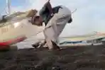 Efendi Soleman Bersama Perahu Jukung khas Bali