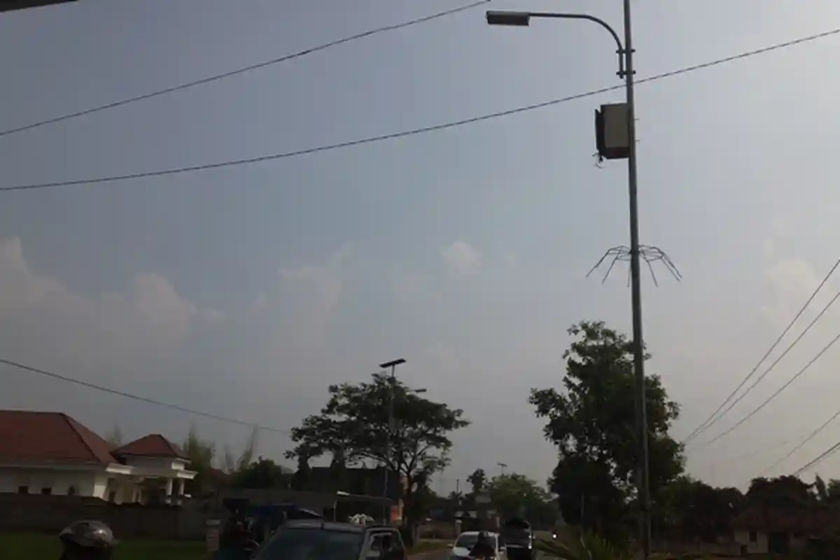 Banyak Komponen Lampu Jalan Tenaga Surya di Jalinbar Raib, Kadishub: Ulah Sindikat