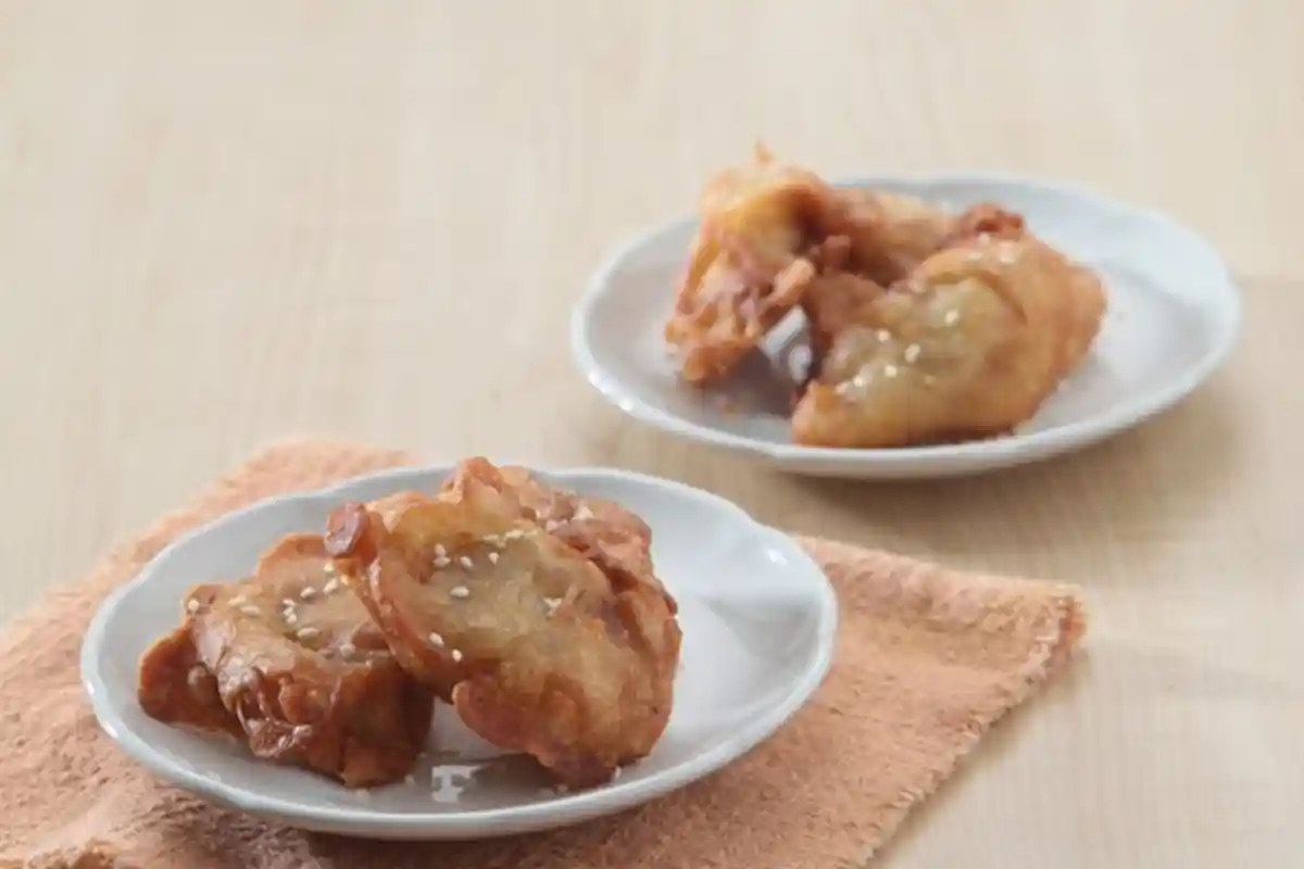 Resep Membuat Pisang Goreng Madu Wijen, Ini Tips Agar Hasil Pisangnya Tetap Krispi 