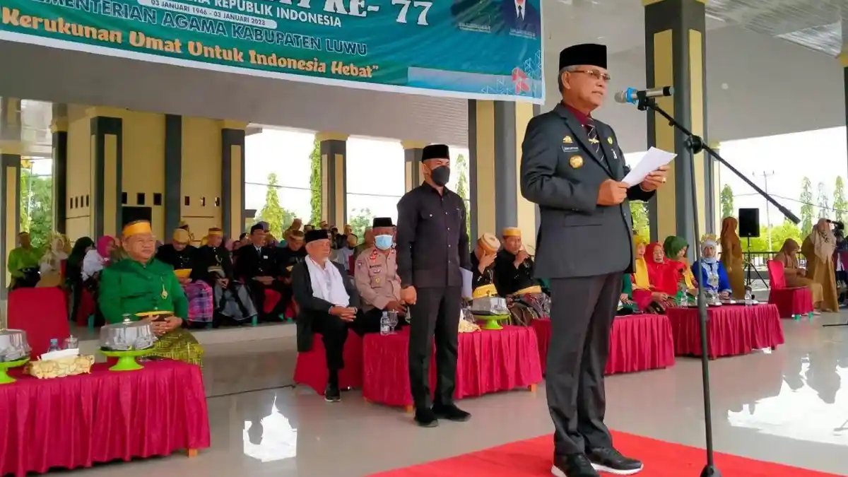 Basmin Mattayang Beri Penghargaan Satyalancana Karya Satya ke 22 ASN di ...