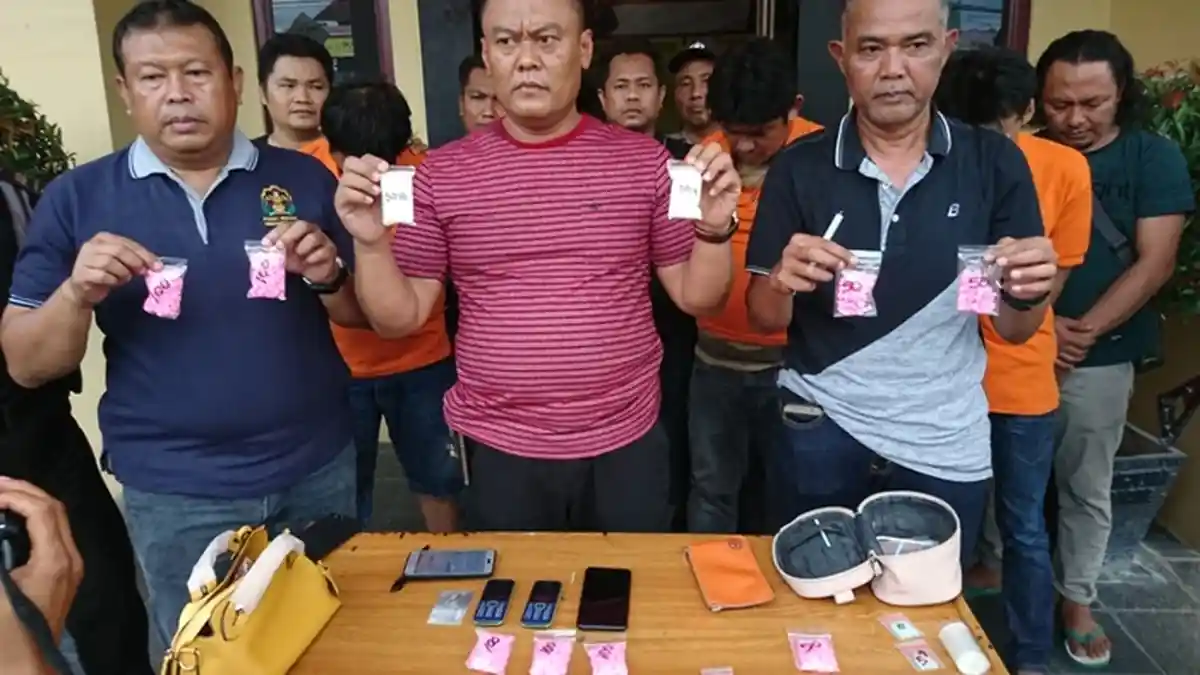 Tim Buser Polsek Samarinda Seberang Ringkus Bandar Narkoba, 675 Butir Ekstasi dan Sabu Diamankan