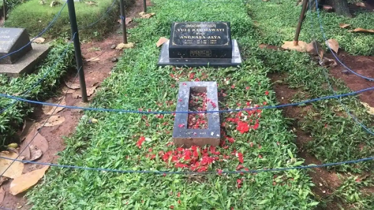 Rumput di Makam Julia Perez 3 Kali Rusak, Ini Permohonan Sang Adik