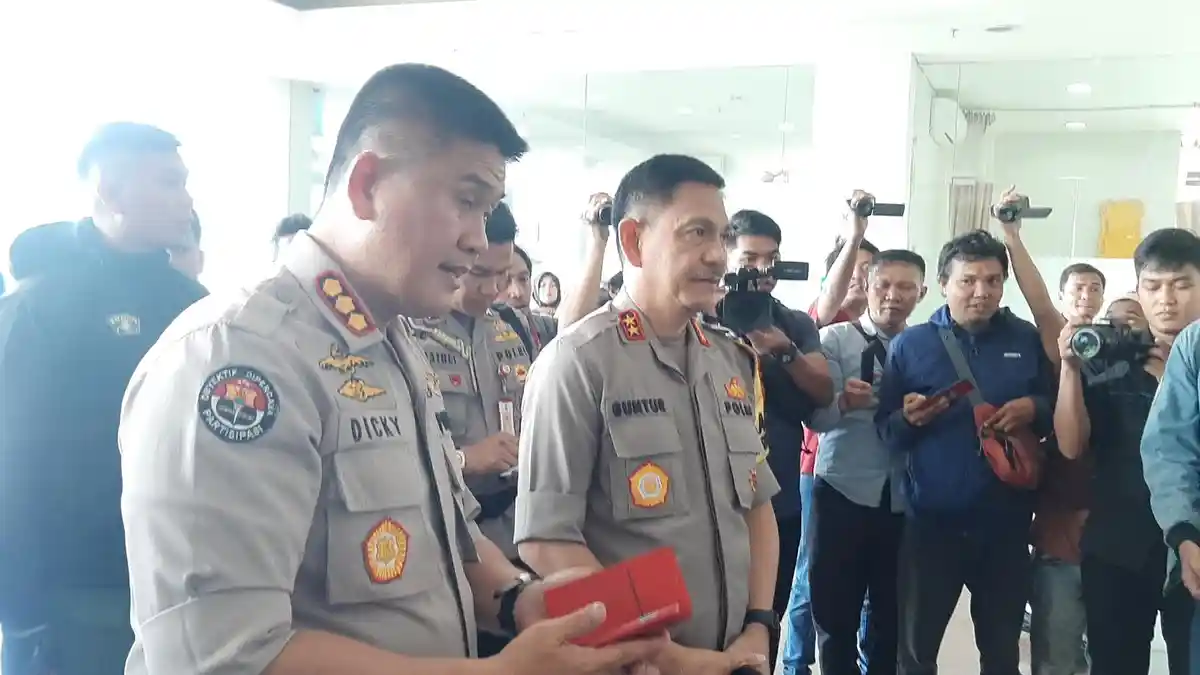 Kapolda Sulsel Pastikan 'Polisi Nakal' saat Demo di DPRD Sementara Diperiksa