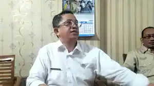 Kadis-Damkar-Depok-Adnan-Mahyudin-memberikan-klarifikasi-terkait-008765.jpg