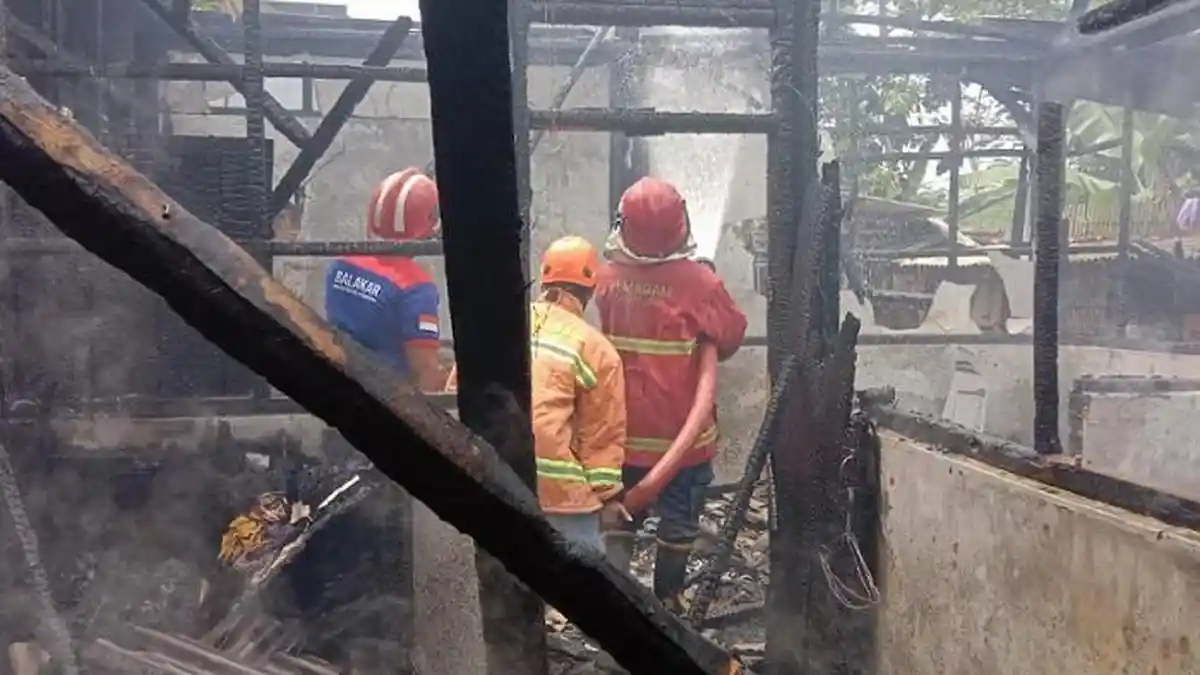 Rumah Warga Majenang Cilacap Dilalap Si Jago Merah, Sepeda Motor dan Perabot Ludes Terbakar