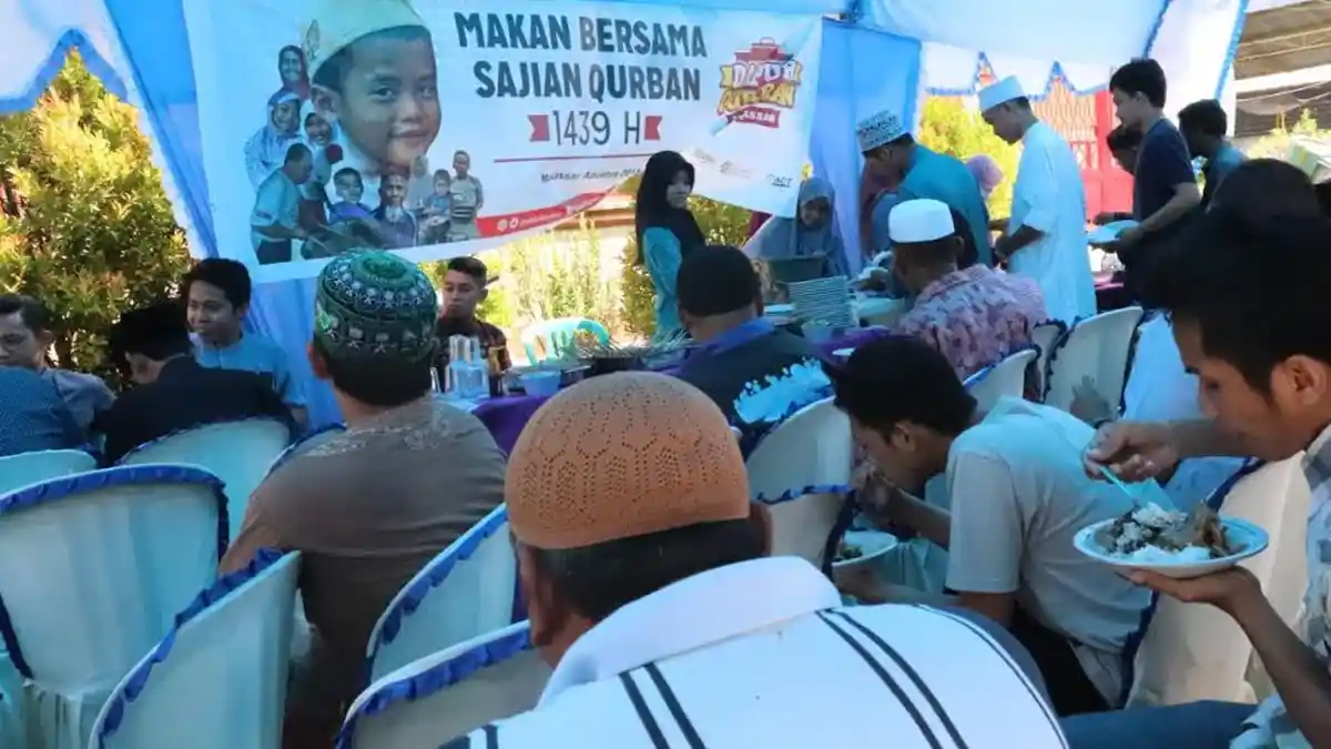 Kisah Nikmatnya Berbagi pada Program Dapur Qurban Makassar