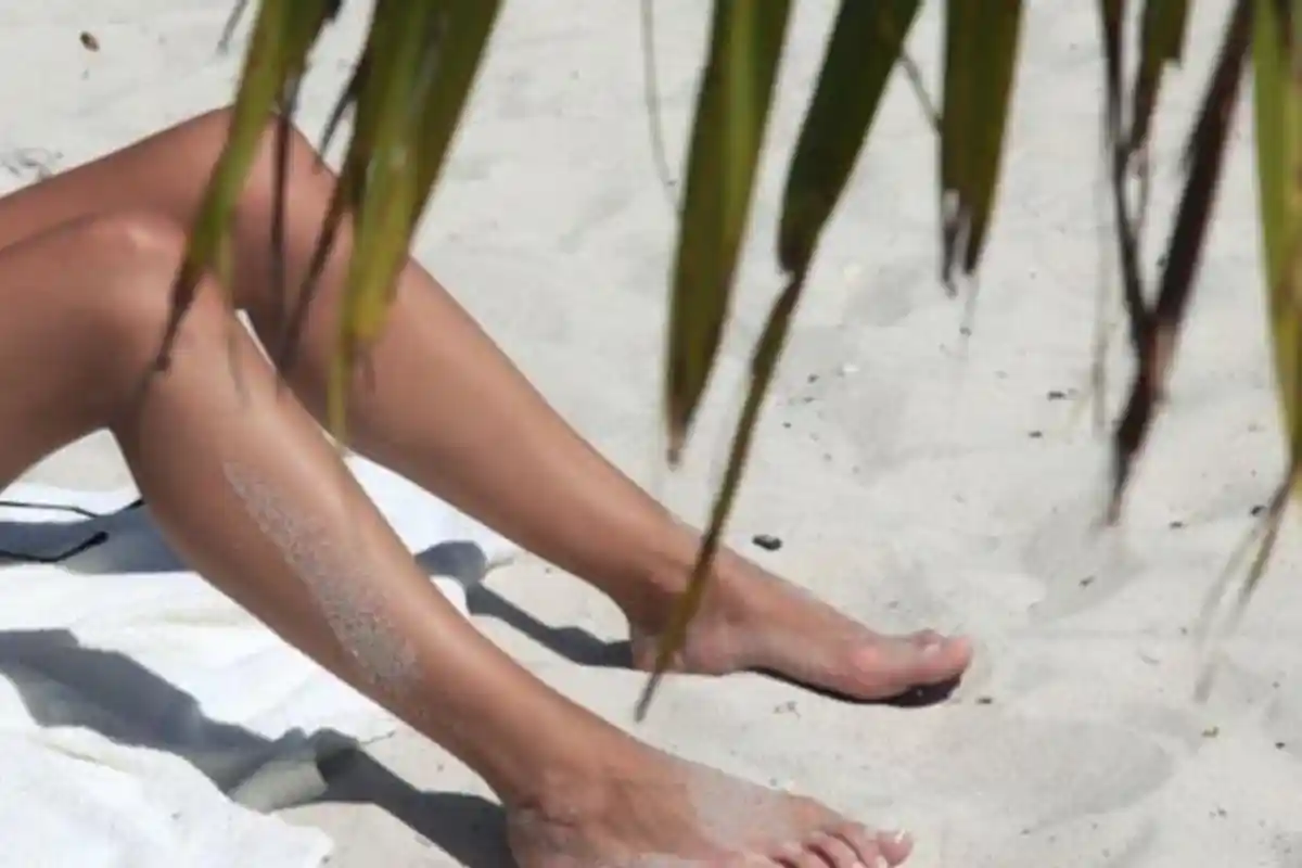 Ritual Menuntut Ilmu Gaib, Satu Keluarga Ini Bugil di Tempat Umum