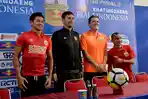 keakraban-pelatih-dan-pemain-psm-makassar-serta-persija-jakarta.jpg