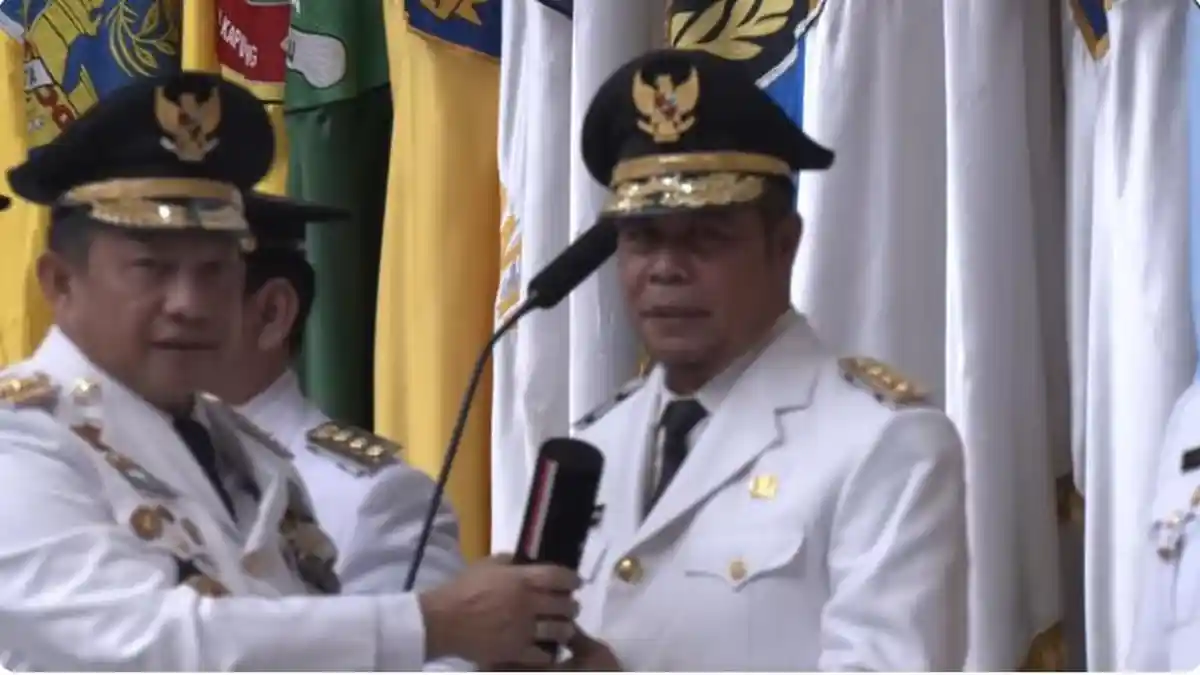 BREAKING NEWS: Mendagri Resmi Lantik Ridwan Rumasukun Jadi Penjabat ...