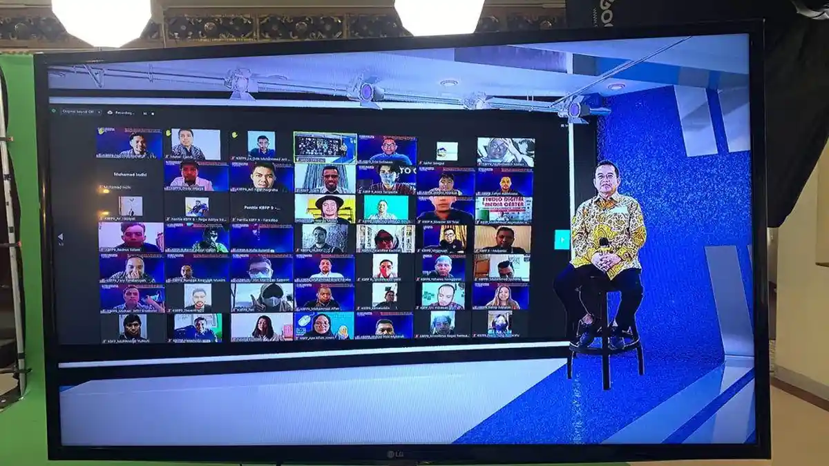 Yudi Latif: Pandemi Covid-19 Tuntut Kepemimpinan Transformatif