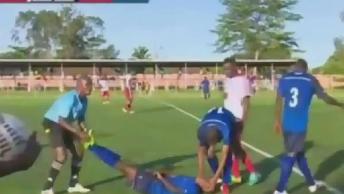 Usai Cetak Gol, Semenit Kemudian Ditekel Pemain Lawan, dan Terjadilah Hal yang Mengerikan