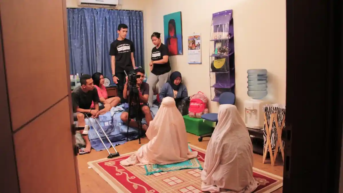 Riza Filmkan Hantu Makmum yang sudah Melegenda