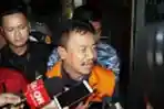 KPK Resmi Menahan Bupati Jombang