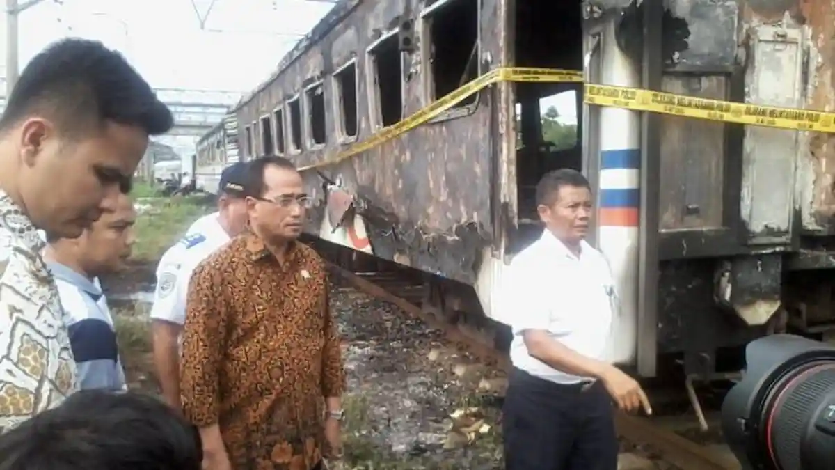 PT KAI Belum Pastikan Terbakarnya Gerbong Kereta Ap Kerta Jaya Akibat Korsleting