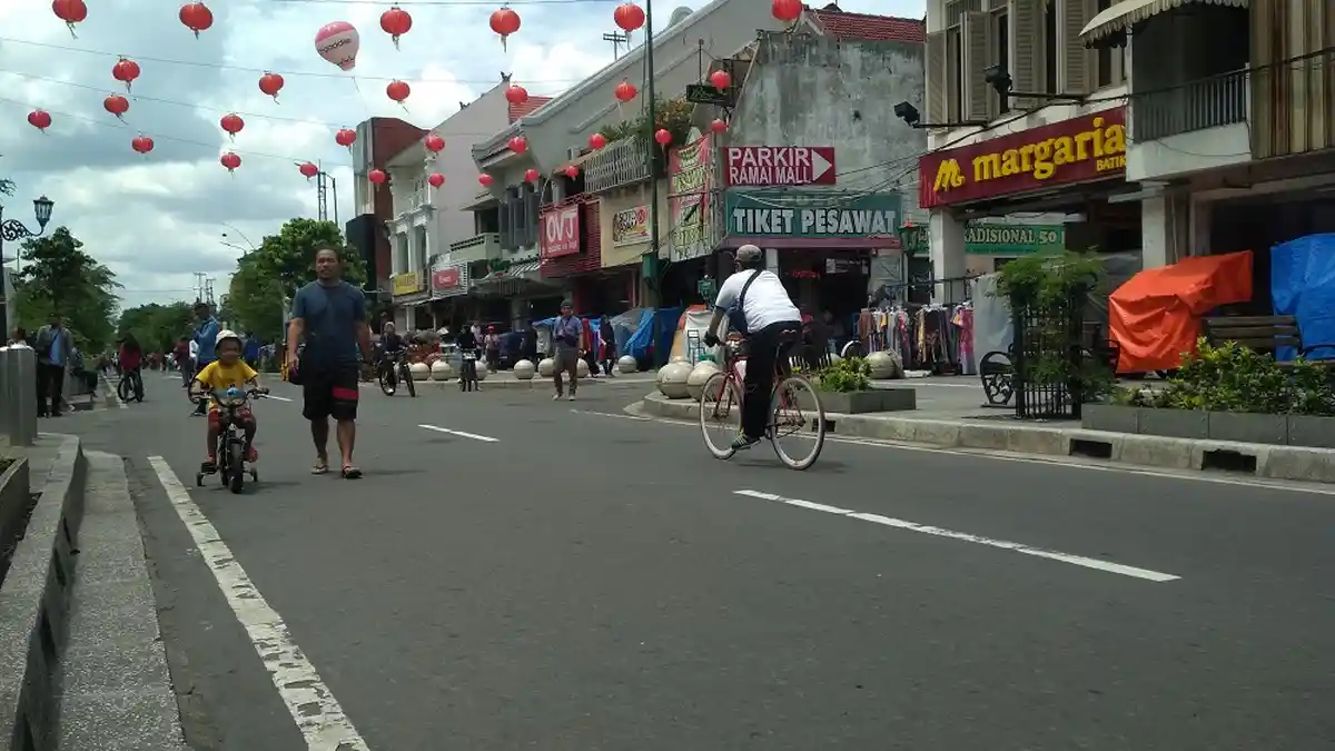 Malioboro Semi Pedestrian, Warga Manfaatkan untuk Berfoto Ria hingga Bersepeda