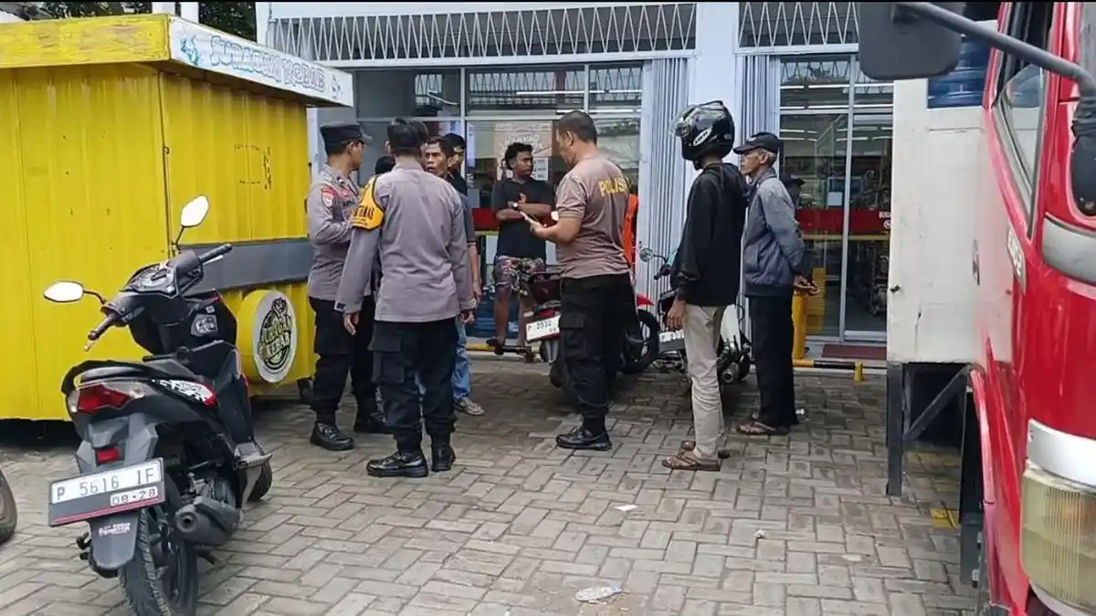 Gagalkan Pencurian Sepeda Motor, Karyawan Minimarket di Jember Dibacok Maling