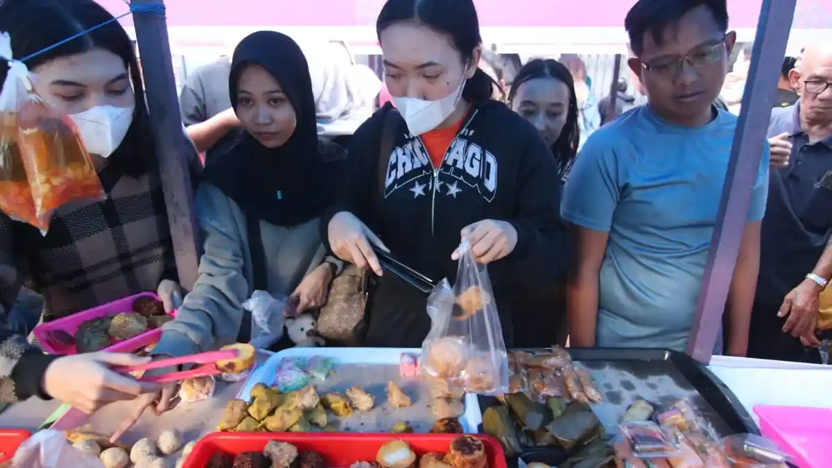 Ramadhan Tiba, Takjil di Balikpapan Jadi Surga Kuliner Warga