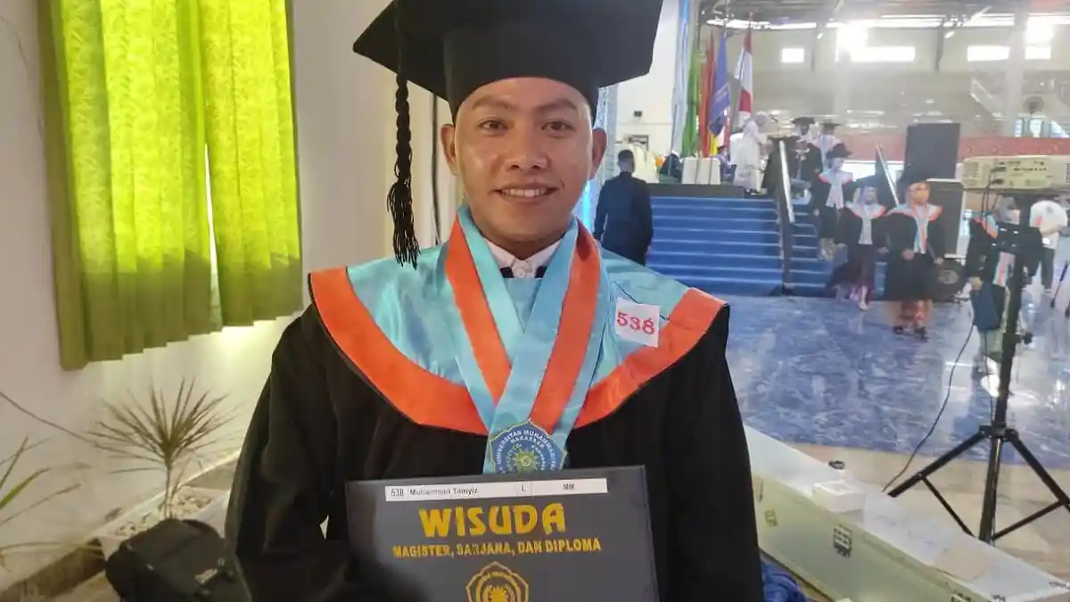 Petugas Taman Unismuh Sukses Bergelar Magister, Lulus dengan IPK Fantastis