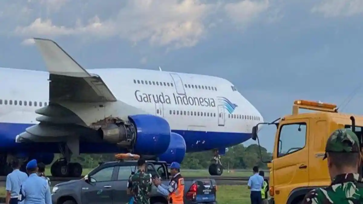 Pesawat Garuda Pengangkut 450 JCH Embarkasi Makassar Terbakar Saat Terbang, Sayap Kanan Keluar Api