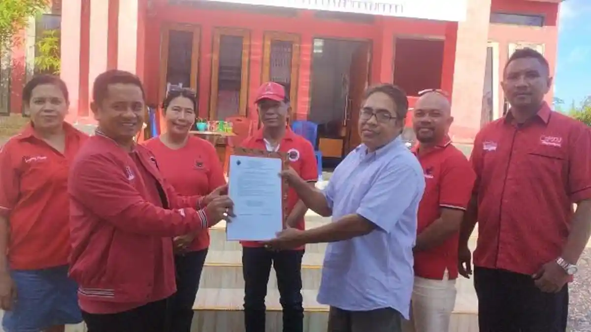 Daftar di PDIP Rote Ndao, Matheos Viktor Messakh Sebut Semua Punya Peluang yang Sama