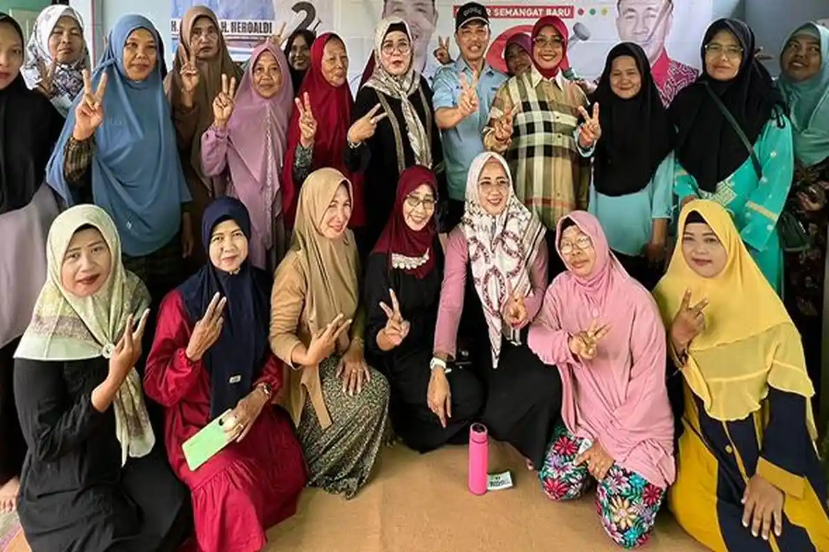 Ria Norsan Jejakkan Kaki di Daerah Terpencil Kalang Bahu Sambas