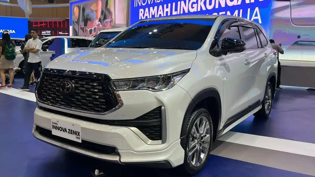 Kijang Innova Zenix Hybrid Jadi Model Terlaris, Toyota Raih Pencapaian ...