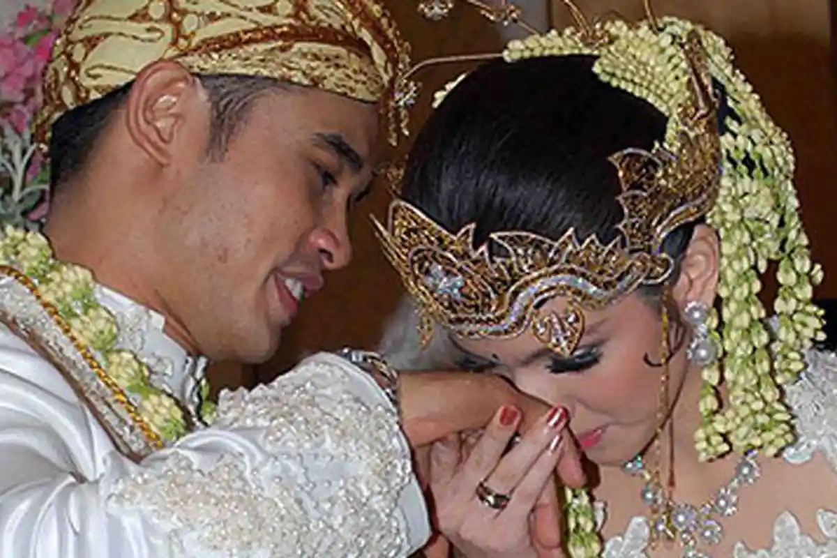 Deretan Artis yang Menikah dengan Mahar Murah nan Bermakna, Berbeda dari Syahrini dan Reino Barack