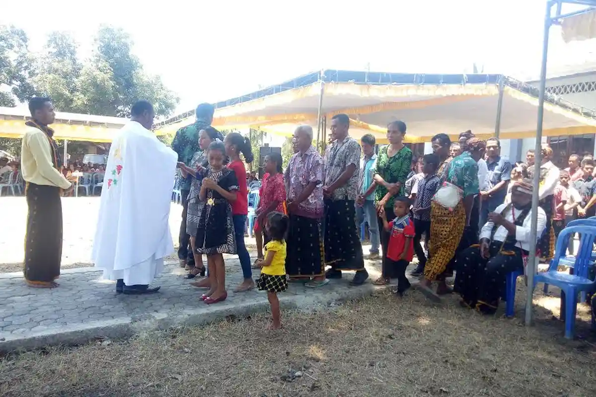 Ribuan Umat Ikut Misa Syukur 50 Tahun Paroki St. Mikhael Maukeli, Simak Liputannya!