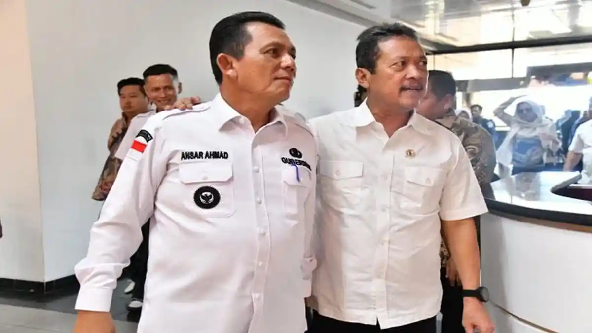 Ansar Dampingi Menteri KKP Tinjau Pembangunan Kapal Pengawas Perikanan di Batam