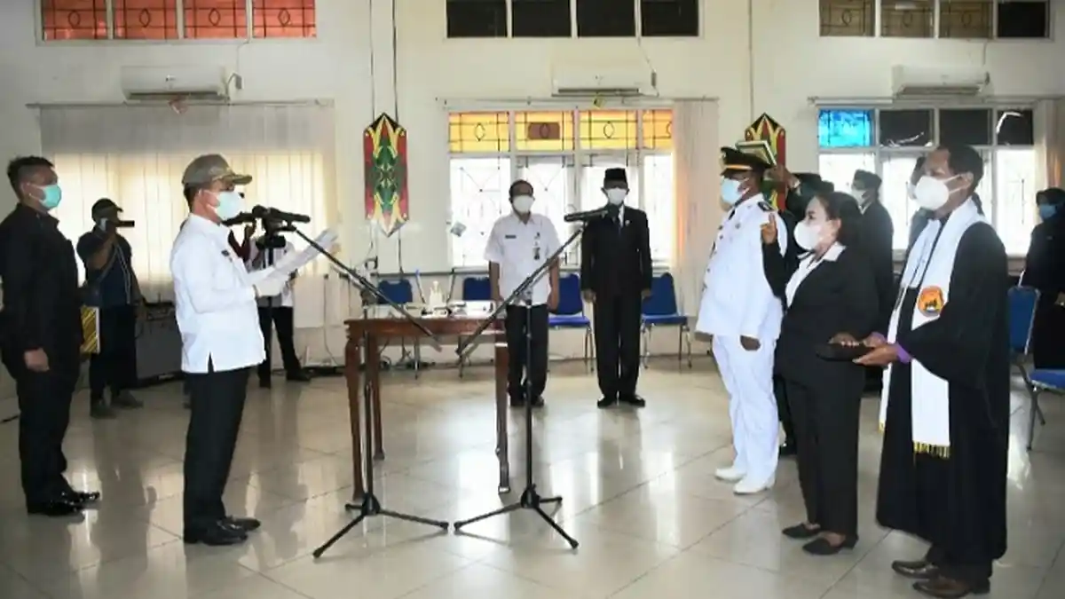 Bupati Kapuas Ben Brahim Lantik 15 Pejabat Administrator dan Pejabat Pengawas