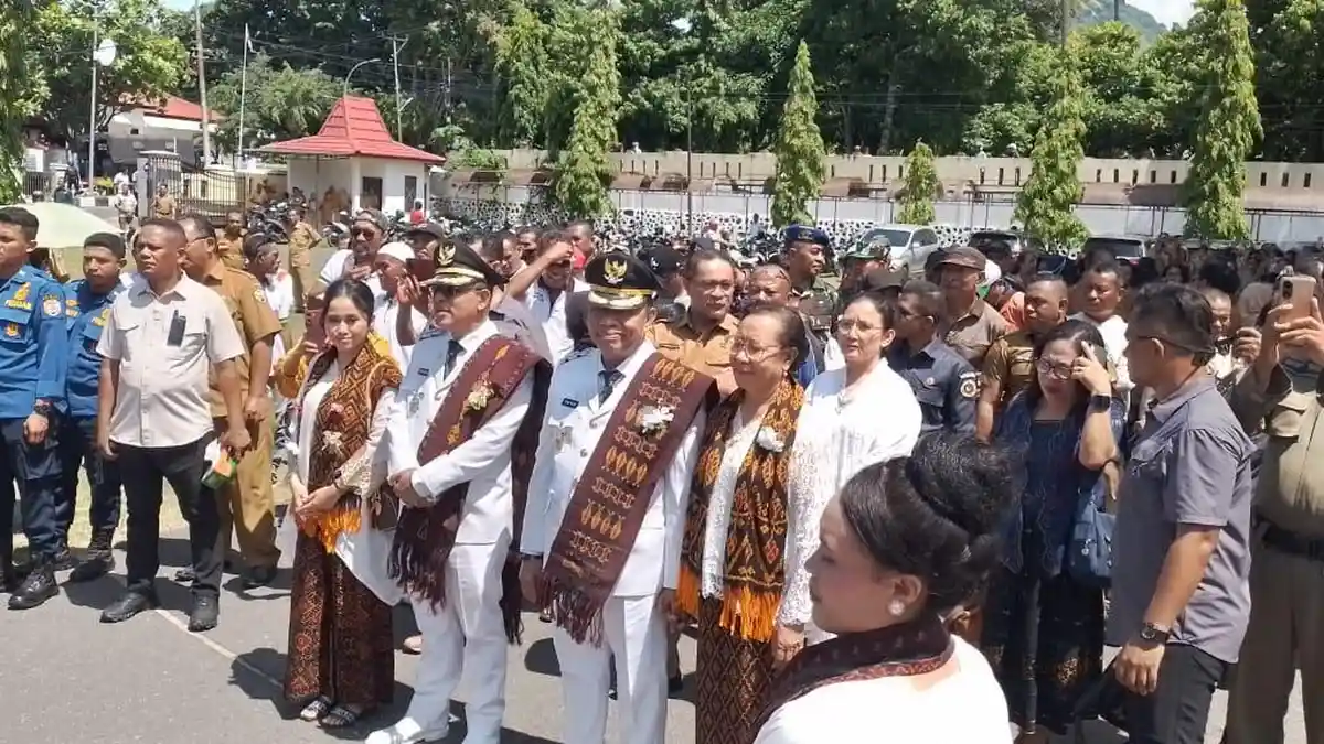 Rekam Jejak Bupati Ende, Yosef Badeoda, Pengacara hingga Wartawan