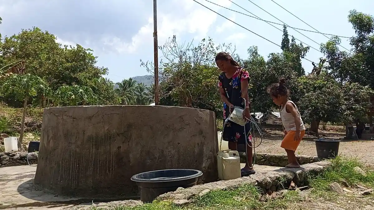 Dampak Kekeringan, 2 Sumur di Desa Kobaleba Ende Kering, Warga Susah Dapatkan Air Bersih