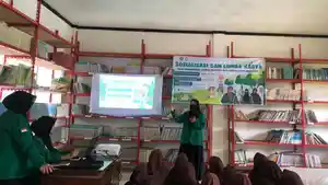 Mahasiswa-Unimal-KKN-Sosialisasi-Daur-Ulang-Sampah-di-MTsS-Syamsuddhuha.jpg