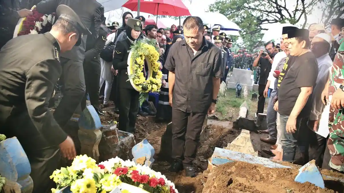 FOTO: Pemakaman Jenderal TNI Purnawirawan George Toisutta di Dadi Makassar - suasana-pemakaman-jenderal2.jpg