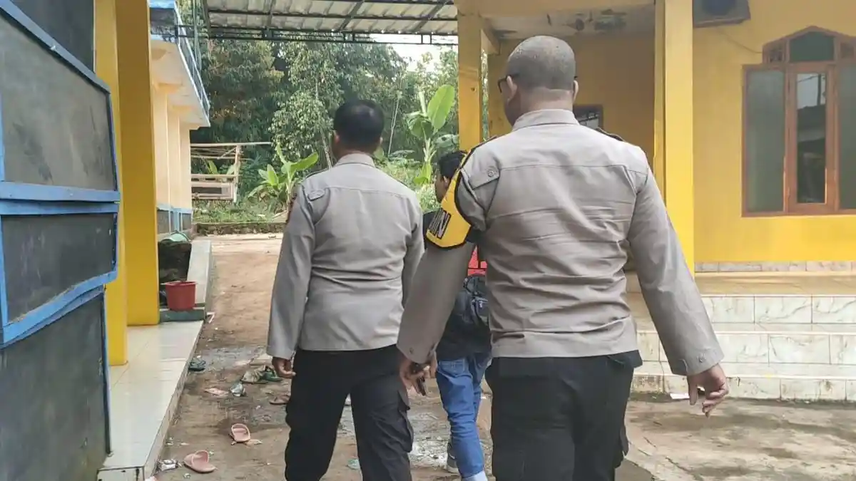 Sadis! Seorang Paman di Cianjur Siksa Keponakan Hingga Lebam, Dipukuli dan Dilempar ke Luar Rumah