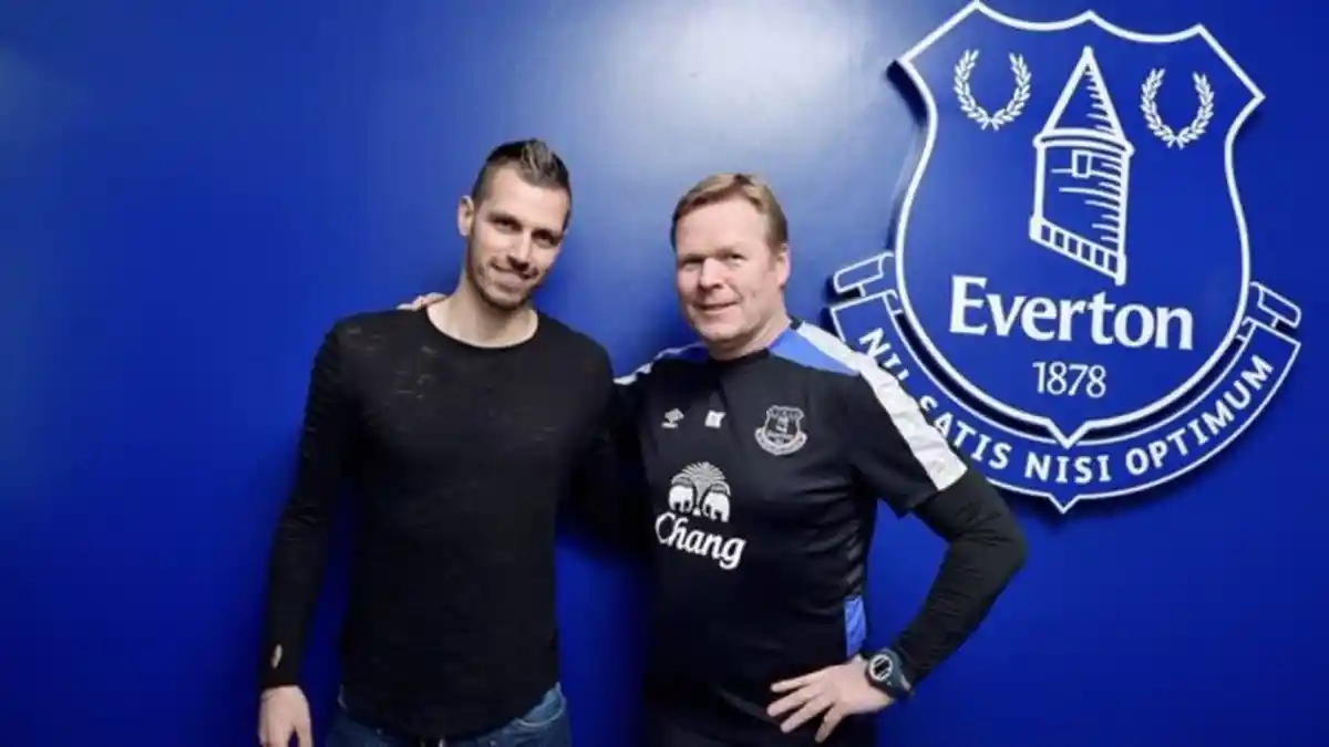 Manchester United Ditinggal Morgan Schneiderlin yang Merapat ke Everton