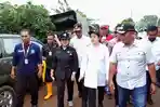 menkes-melakukan-peninjauan-ke-posko-terpadu-di-desa-way-muli-timur.jpg