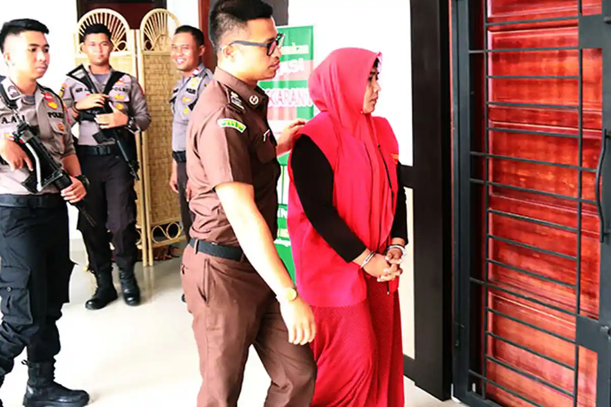 Istri Pedagang Es Campur Menangis Divonis 20 Tahun Penjara karena Membunuh Suaminya