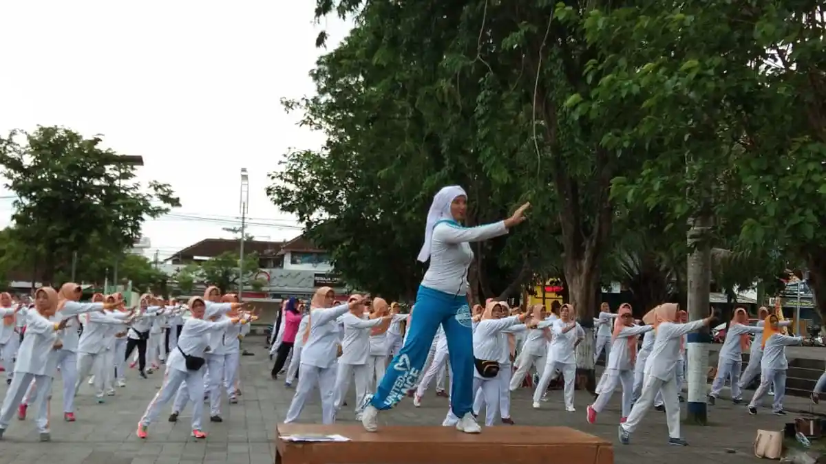 HUT Dharma Wanita ke-19, Dharma Wanita Karanganyar Gelar Senam Bersama