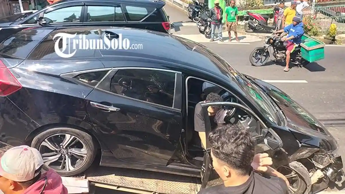 Mobil Honda Civic yang Terlibat Kecelakaan di Tawangmangu, Harga Barunya Setengah Miliar Rupiah