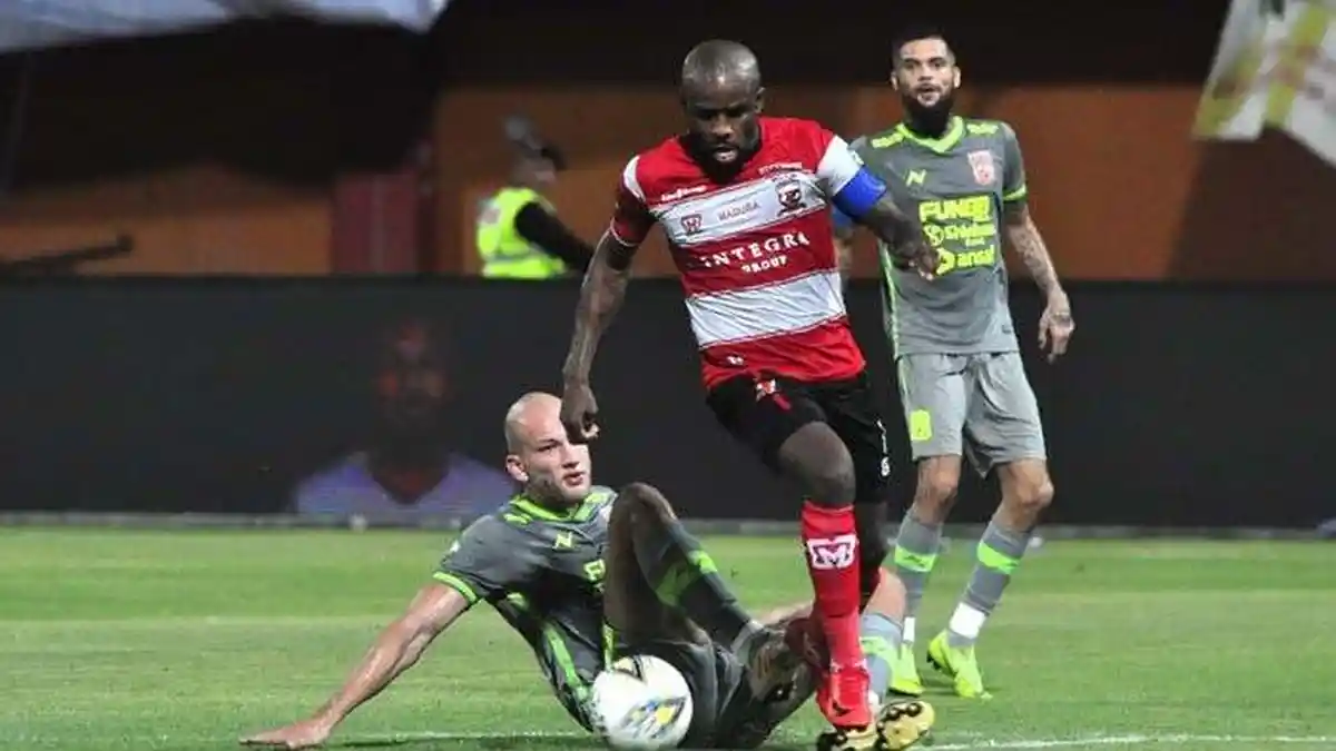 Dihadapkan Jadwal Mepet Jelang Hadapi PSM Makassar, Greg Nwokolo Janji Berikan Penampilan Terbaik