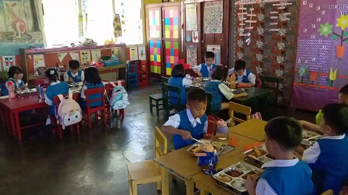 Hari Kedua Program Makan Bergizi Gratis di TK Katolik St Bernadette Manado, Ini Menunya 